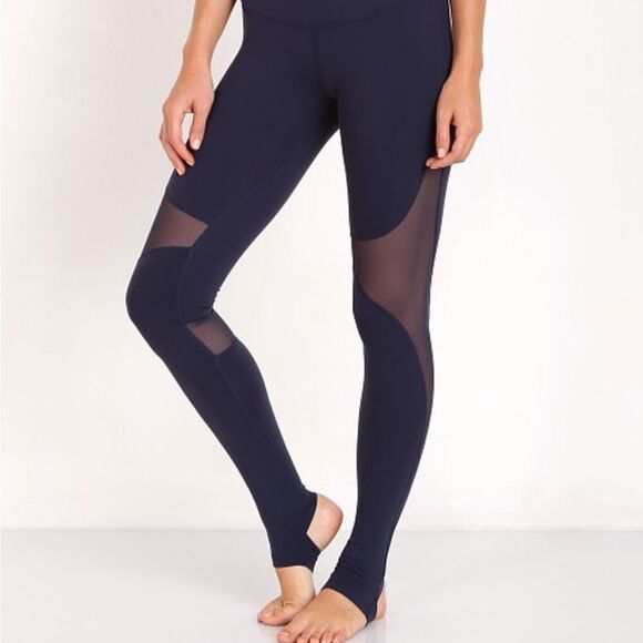 Alo Yoga Coast Leggings - Picture 1 of 7
